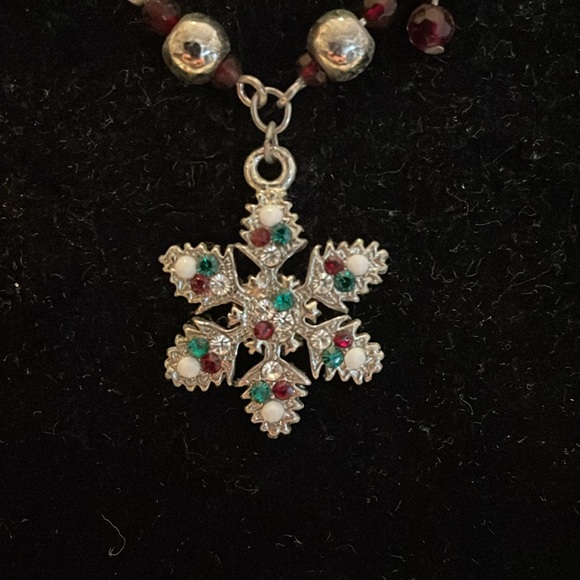 Beautiful Christmas Necklace - Picture 2 of 5